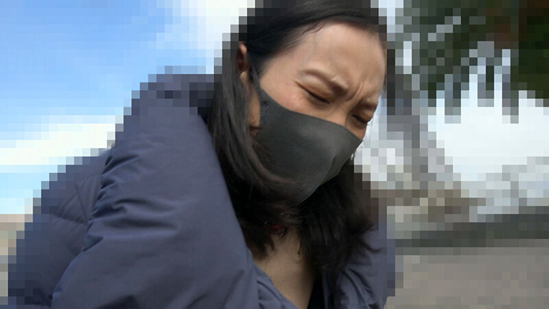 強い被虐性を持つ淫乱女を友人と旅行に連れて行って調教中です。愛人奴●みだら旅 あかね