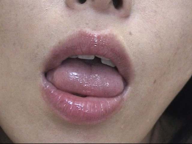 女の口元をアップにしてみたら思った5倍ぐらいエロかったｗｗｗ