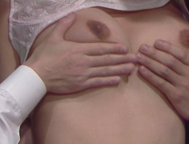 綺麗な女性がおっぱい揉まれていて最高にエロいですｗｗｗ