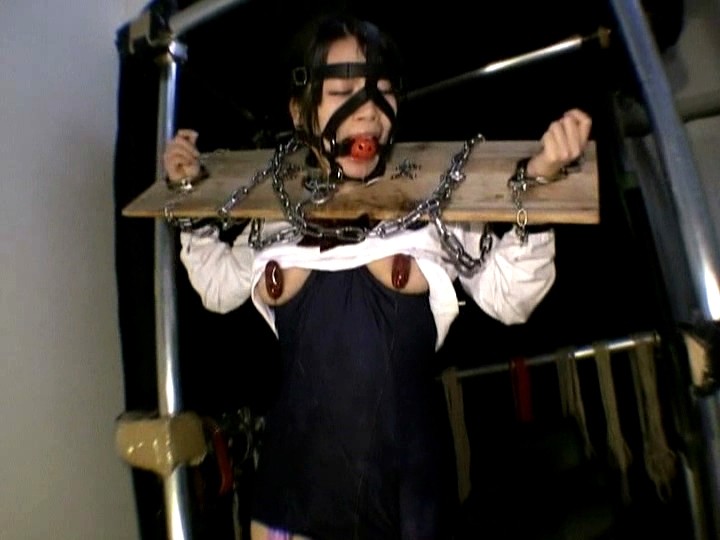 ドМの女達を悦ばせるハードなSMプレイを楽しんでいるｗｗｗ