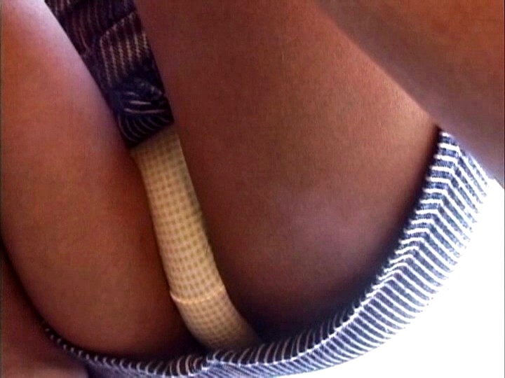 パンティって女性が履いていたら1000倍エロいけど見てみるか？？