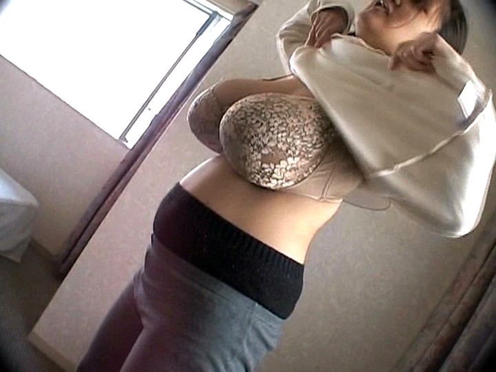 お腹がデカくておっぱいデカくて乳首が黒いのは妊婦の特徴ですねｗｗｗ