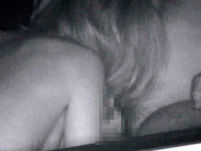 深夜に車の中でセックスしまくっているカップルが居たんですよｗｗｗ