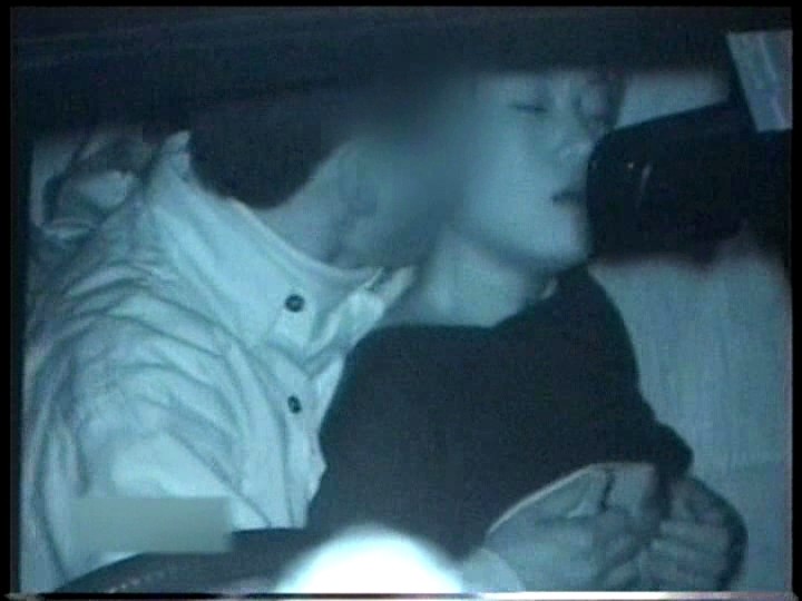 深夜に車の中でセックスしまくっているカップルが居たんですよｗｗｗ