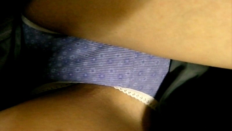 今晩のオカズにもなる女性のパンティが見えた瞬間ですｗｗｗ