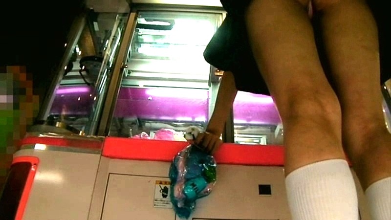 これはヌケる！！女性のパンティを盗撮しましたｗｗｗ